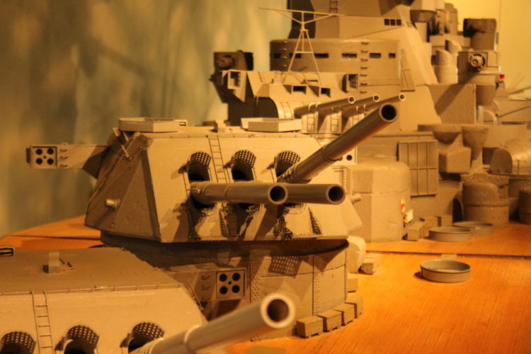 大和ミュージアム　呉　ハイカラ食堂　横の戦艦大和の模型