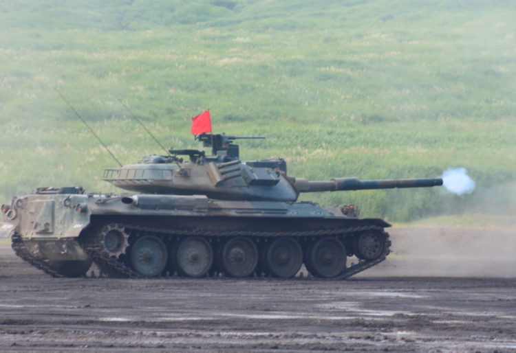74式戦車ナナヨンは、陸上自衛隊が61式戦車の後継として開発、配備された国産二代目の主力戦車　愛称は「ナナヨン」